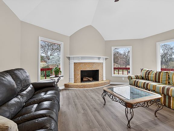 4th image of 203 Buena Vista Dr