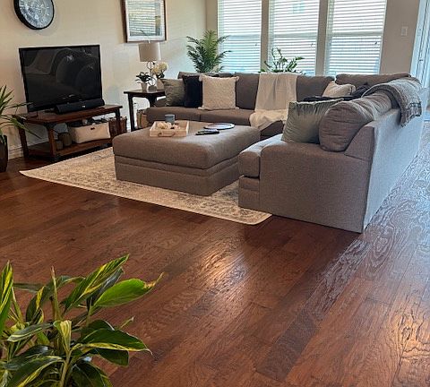 5th image of 6817 Revere Dr