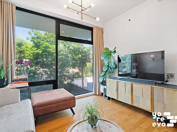 3rd image of 269 Kingsland Ave APT 2B