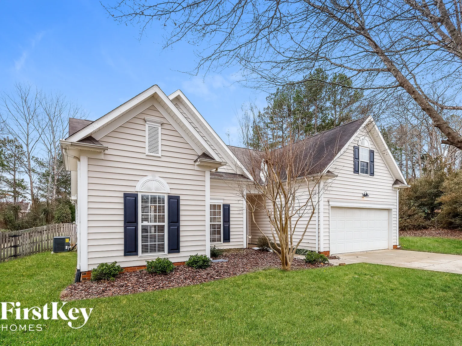 3 bed, 2.0 bath, 1836 sqft, $2,210 — Photo 2