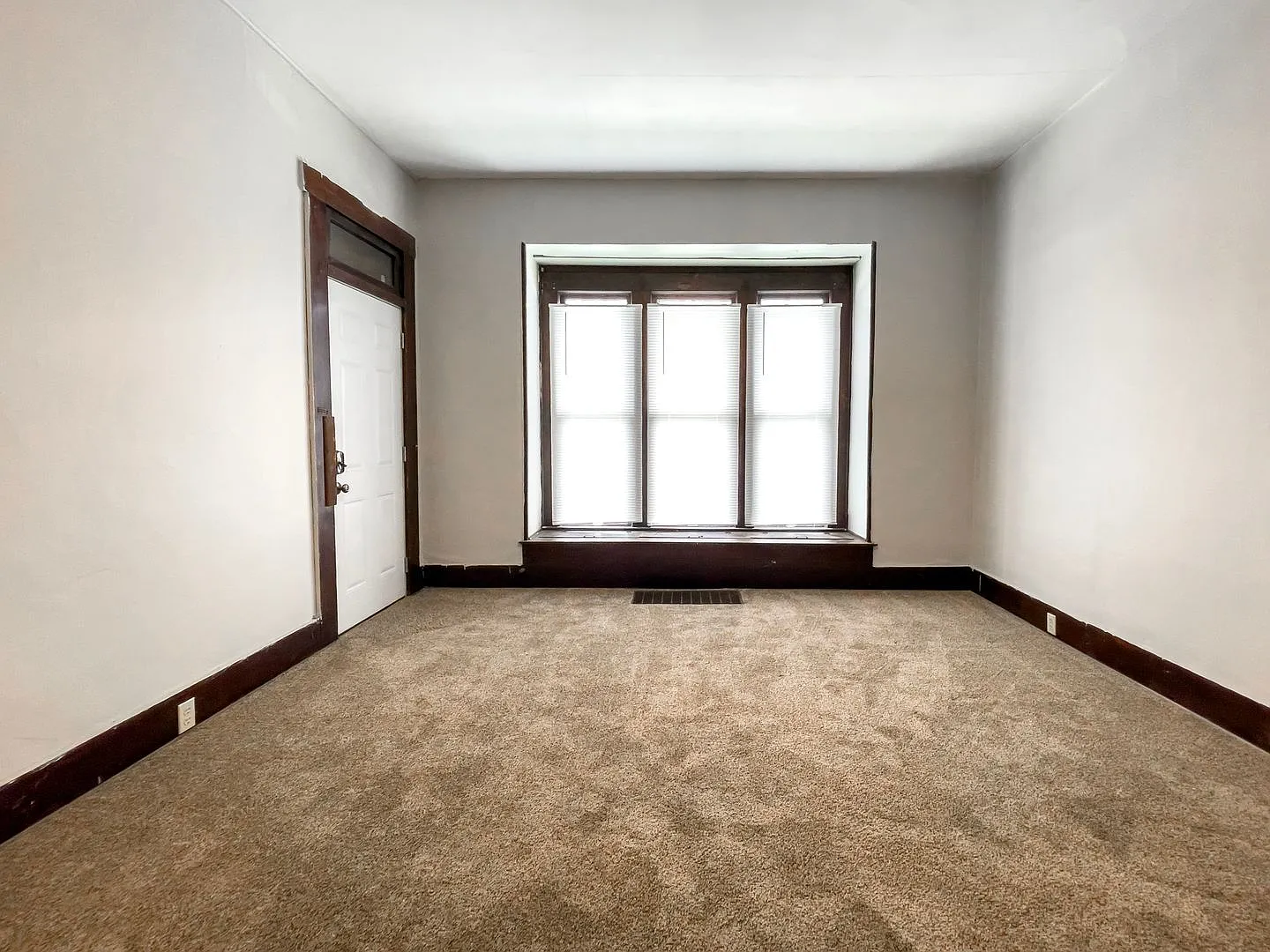 1607 W Jackson St (Wynn Funds, LLC) — Photo 2