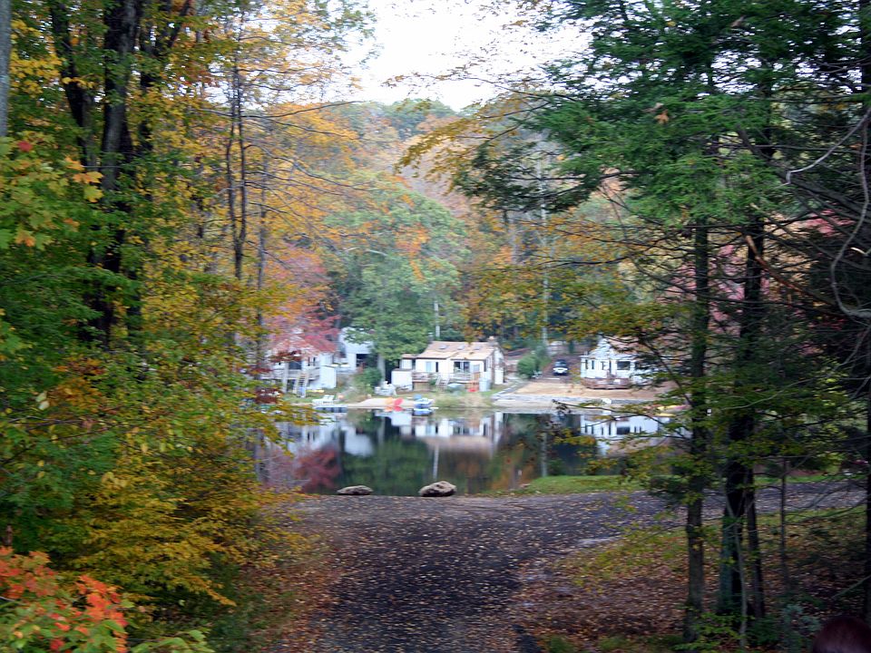 2nd image of 106 Lynn Dr