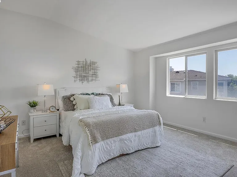 552 Stonehaven Ct — Photo 33