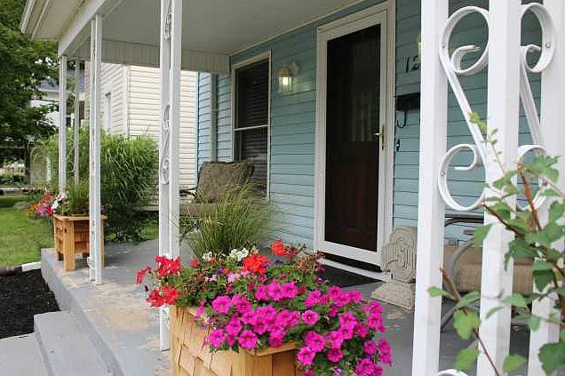 1st image of 122 Bloomfield Ave