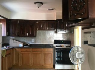 8736 165th St, Jamaica, NY 11432