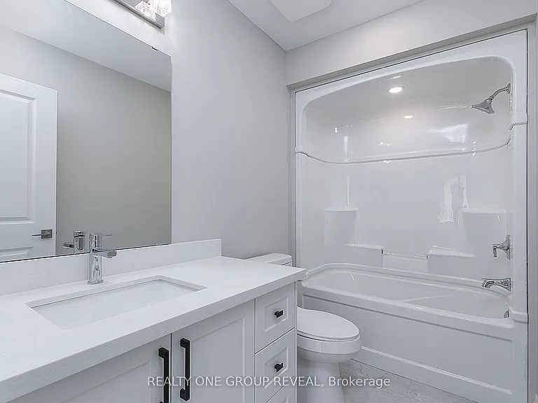 223 Grenfell St #2 — Photo 13