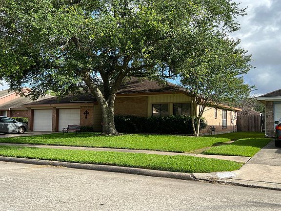 3rd image of 6503 Fairbourne Dr
