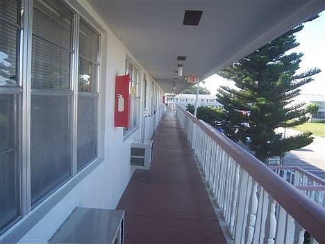 4th image of 151 Chatham G