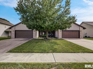 104 Eagle Ridge Dr, Chatham, IL 62629