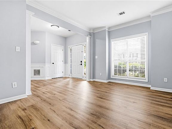 2nd image of 3939 Berwick Farm Dr