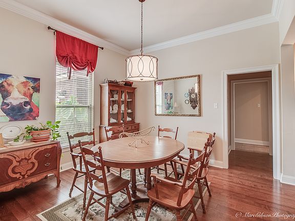 5th image of 1044 Maize St