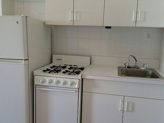 3rd image of 531 E 6th St APT F3