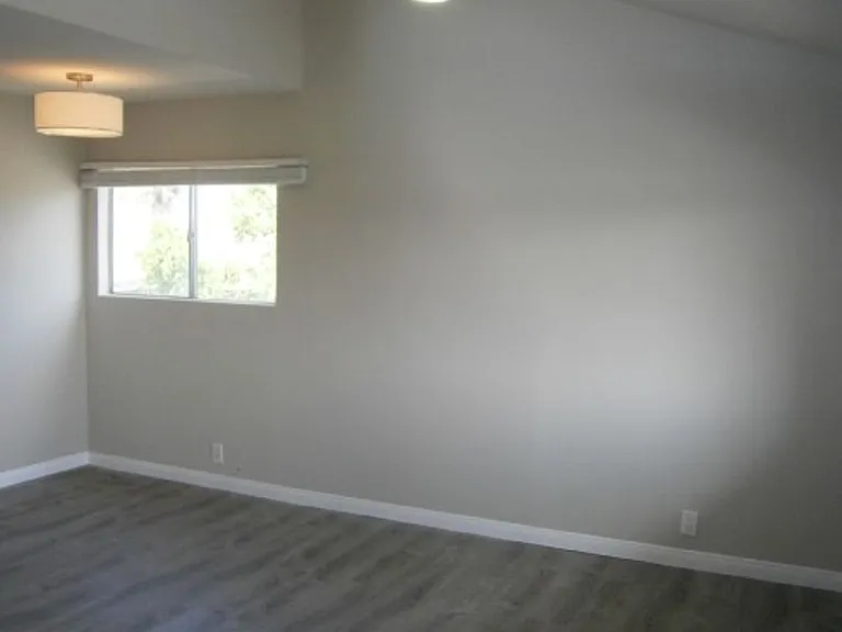 5252 Landis St — Photo 5