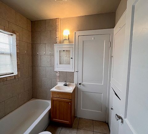 5th image of 1819 NW 29th St