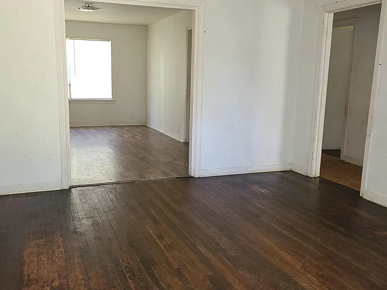 710 Ogden St — Photo 3