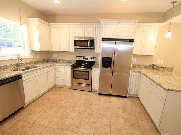 5th image of 171 Blackbird Village Cir