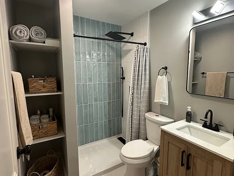 1804 W 45th St #2 — Photo 16