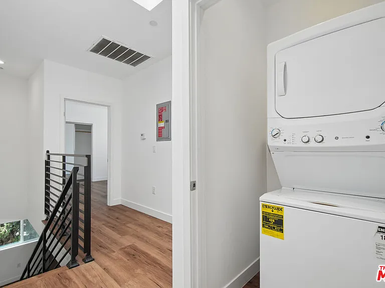 6334 1/2 Beck Ave — Photo 10