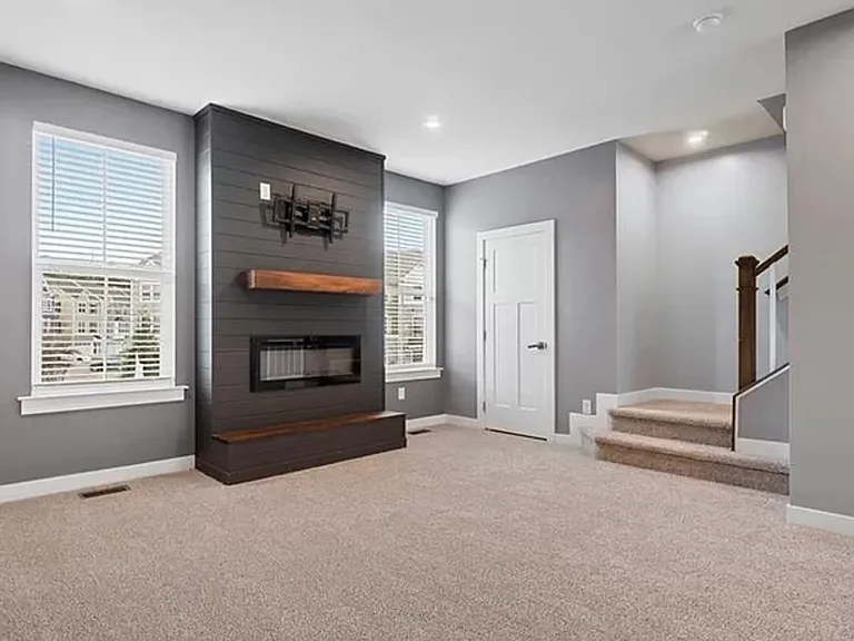 902 Avast Way — Photo 17