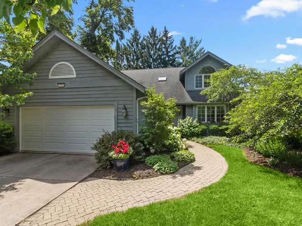 1554 Orchard LANE, Lake Geneva, WI 53147