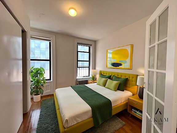 3rd image of 1274 1st Ave APT 28