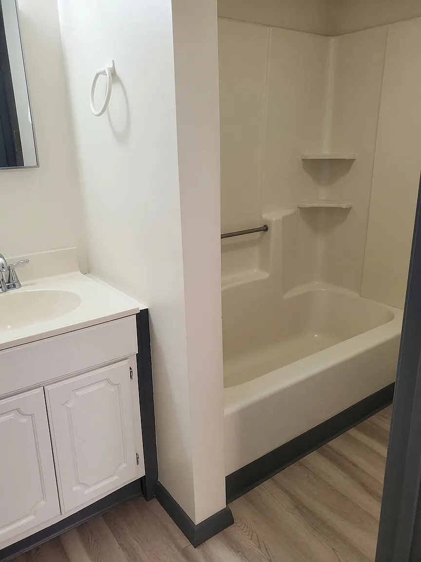 3 bed, $1,600 — Photo 3