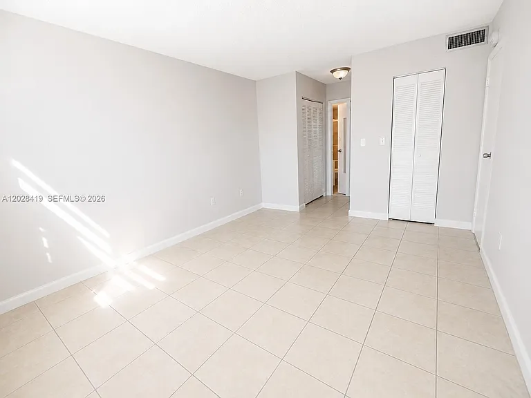 16465 NE 22nd Ave #206 — Photo 5