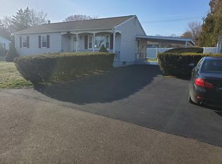 10 Venetian Dr, Old Lyme, CT 06371