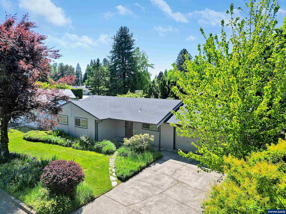 1st image of 4834 Driftwood Ct NE