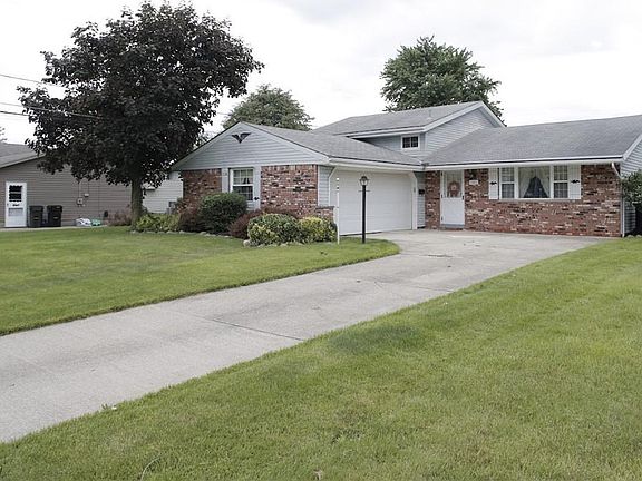 2nd image of 121 Edgefield Dr