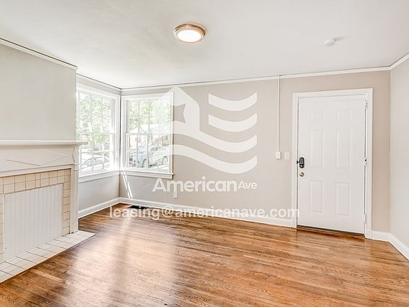 1560900_004_living_room_13730883.jpg