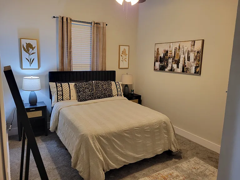 Pecan Grv — Photo 7