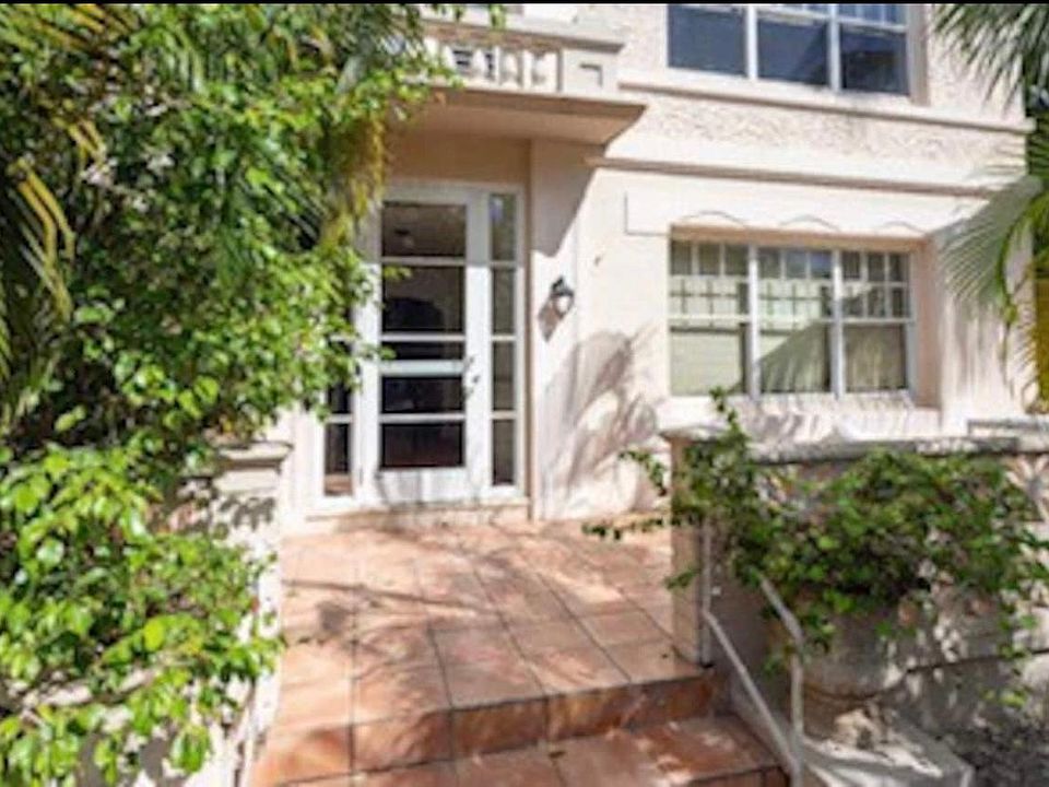 1st image of 1611 Michigan Ave #900