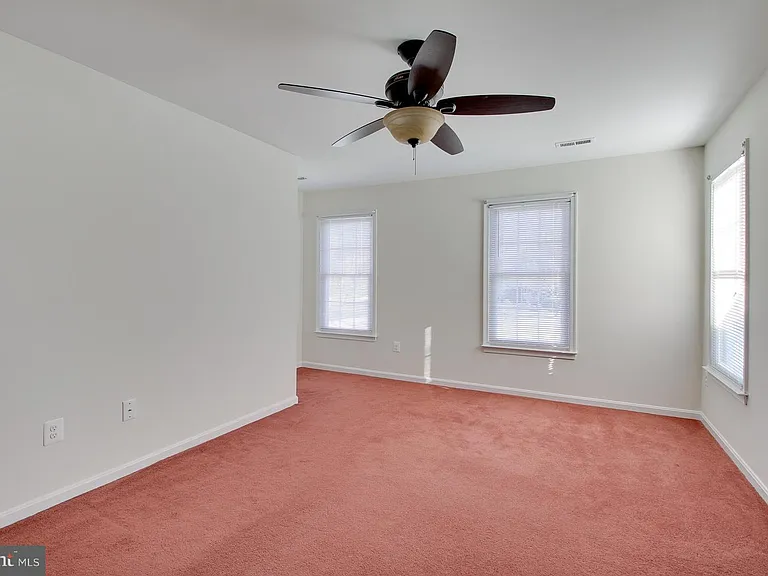 5400 Hampton Forest Way — Photo 17
