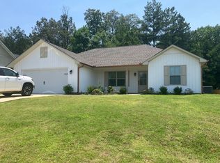 3316 Craigmont Cir, Tupelo, MS 38801