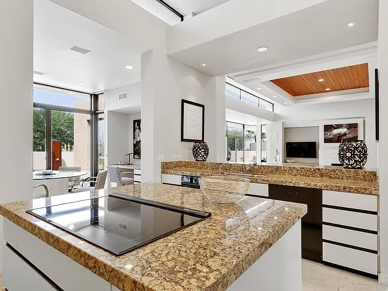 73115 Crosby Ln — Photo 33