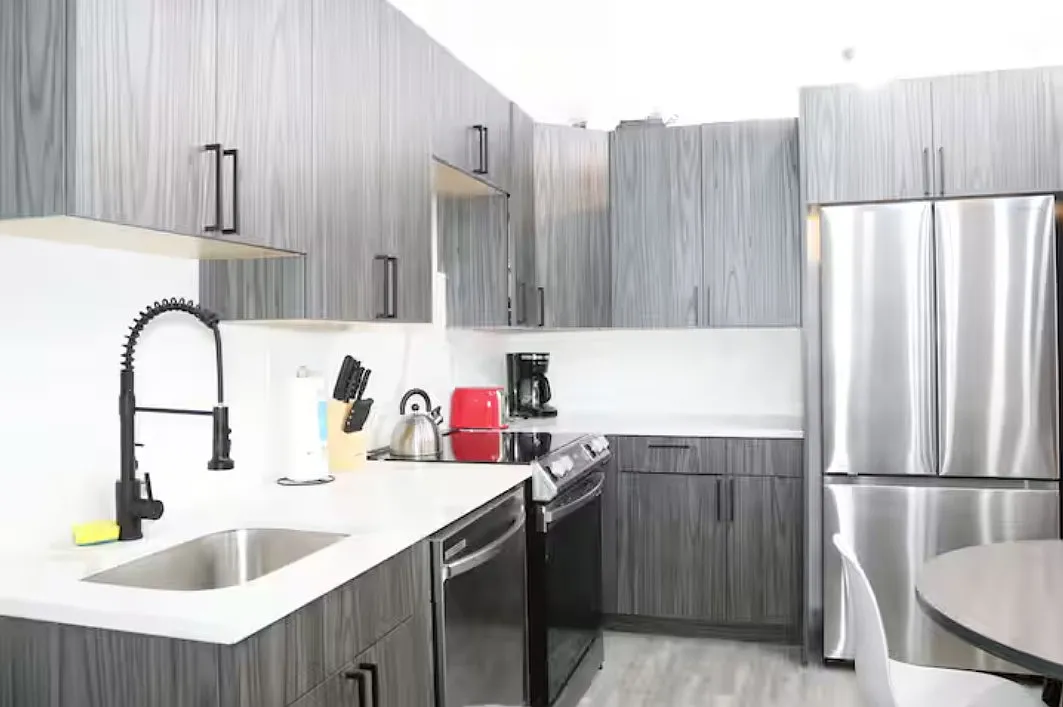 455 Pavonia Ave — Photo 1