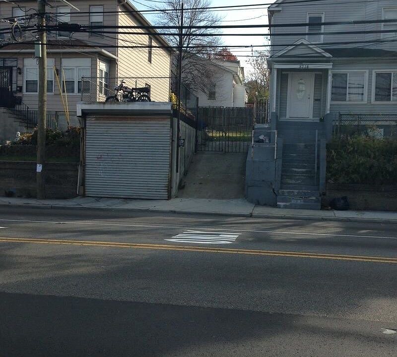 2nd image of 8718 Tonnelle Ave