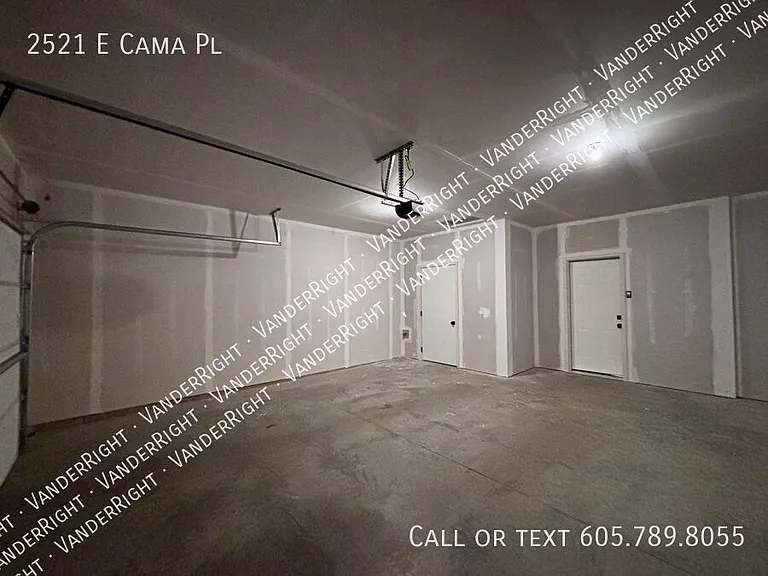 2521 E Cama Pl — Photo 27