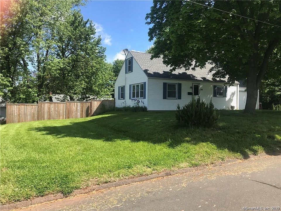 2nd image of 216 Lucille St