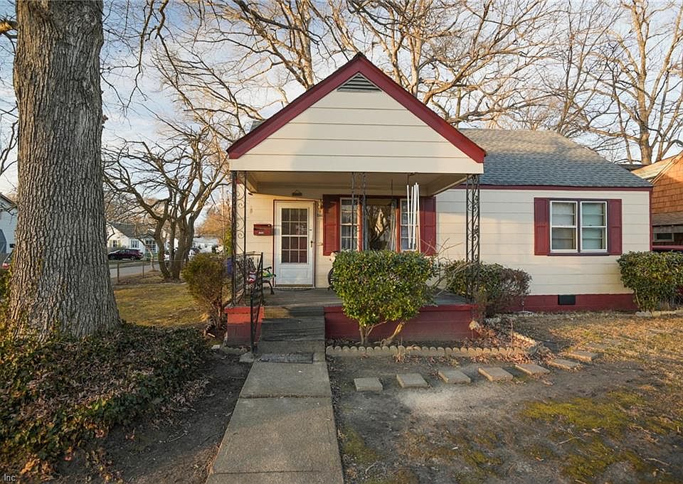 1st image of 1044 Dune St