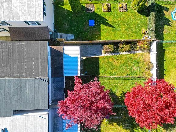 3rd image of 225 W Howard Ave