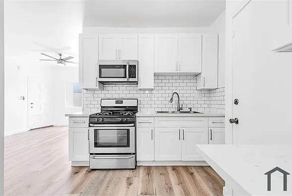 1843 S La Brea Ave #B — Photo 2