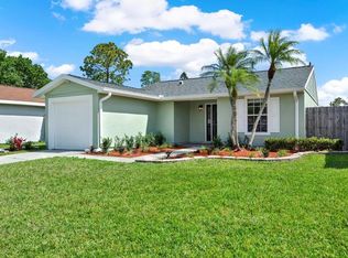 1202 Forestwood Dr, Oldsmar, FL 34677