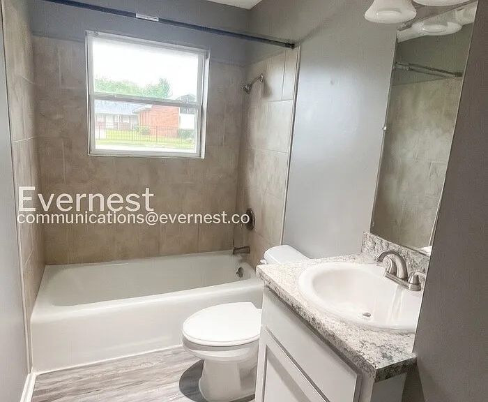 241 Pearl St — Photo 6