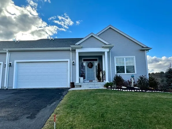 166 Stone Hill Dr #1, Whitinsville, MA 01588