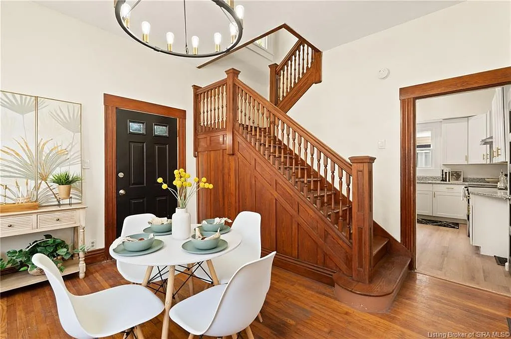 4 bed, 2051 sqft, $1,900 — Photo 1