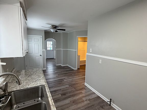 3rd image of 3507 Walnut Ave #2