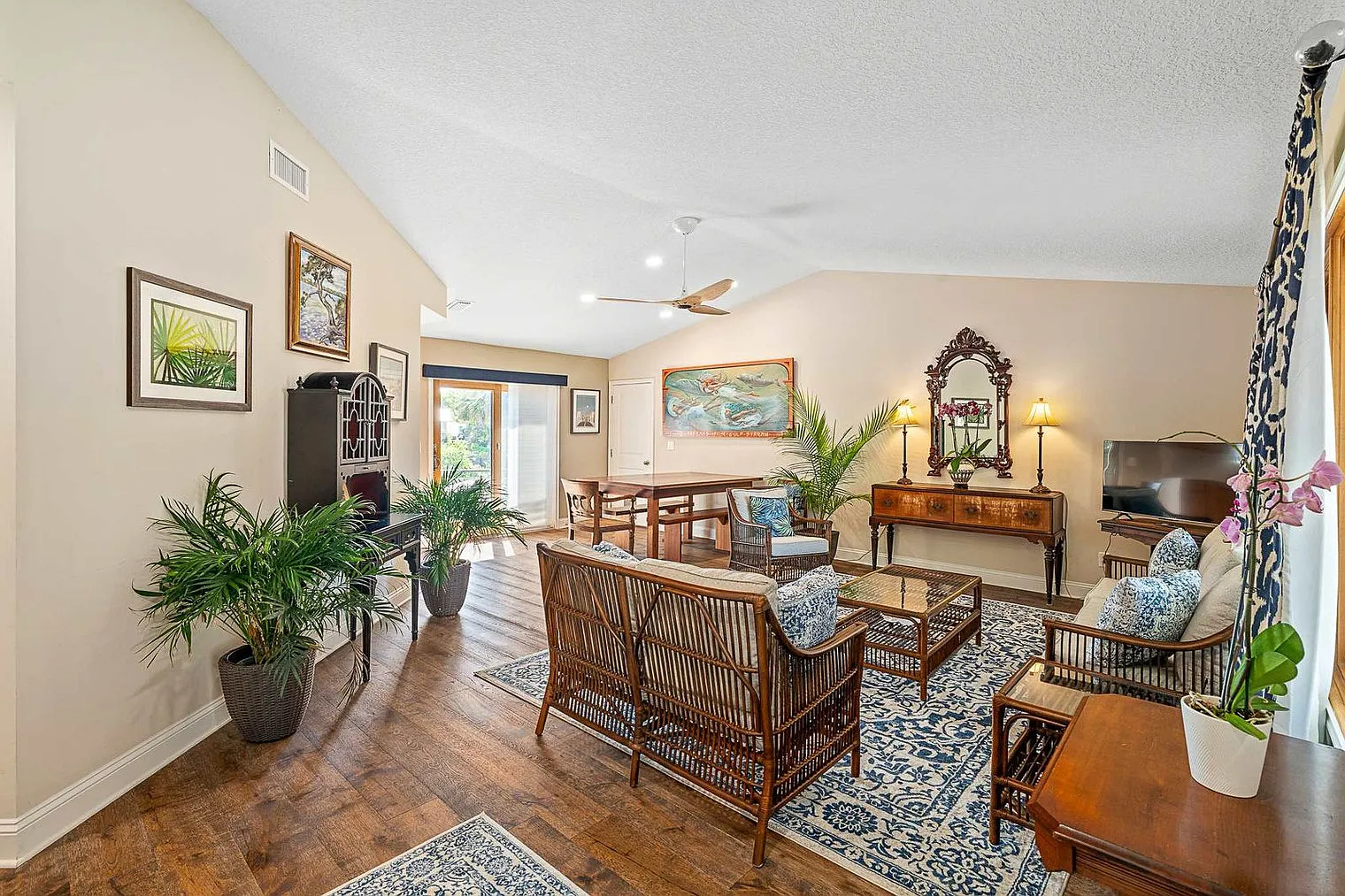 2 bed, 2.0 bath, 1743 sqft, $6,343 — Photo 3