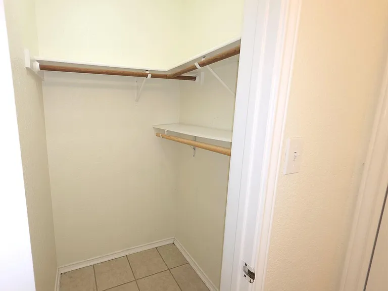 1600 Hollow Tree Blvd — Photo 21